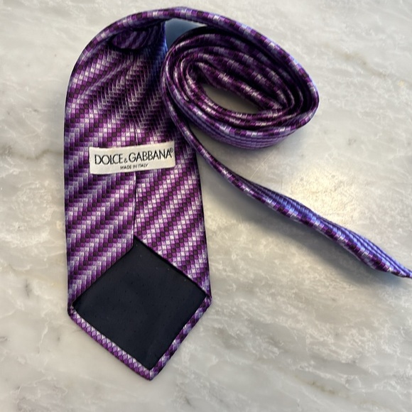 Dolce and Gabbana silk tie - Picture 3 of 5